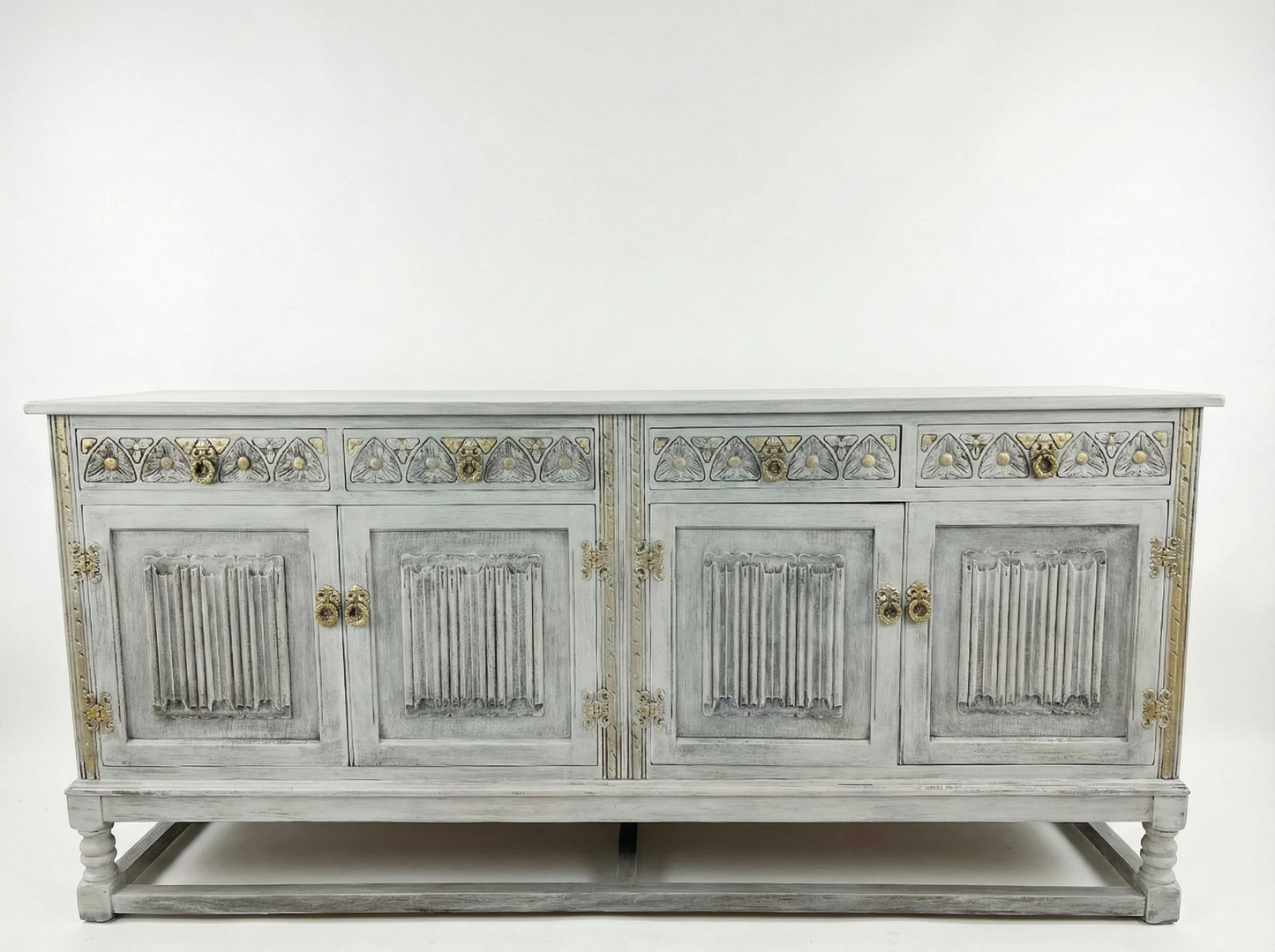Handcrafted Vintage-Style White Sideboard – Rustic Farmhouse Storage Console